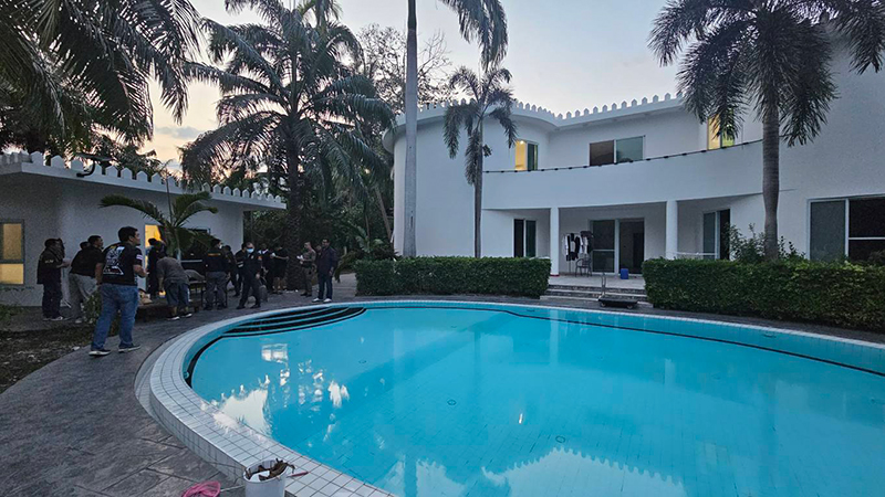 บุกบ้านหรูจีนเทา เจอแท่นผลิตสารเคมี บุกบ้านหรูจีนเทา เจอแท่นผลิตสารเคมี