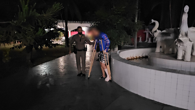 บุกบ้านหรูจีนเทา เจอแท่นผลิตสารเคมี บุกบ้านหรูจีนเทา เจอแท่นผลิตสารเคมี