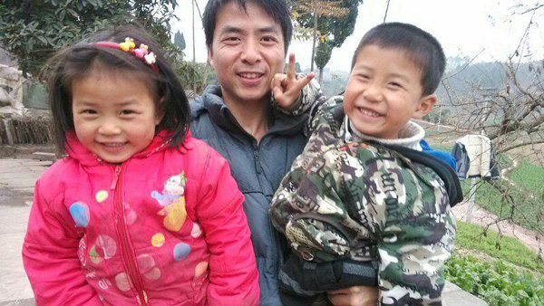 เด็กน้อยสองพี่น้องแสนกตัญญู บริจาคหนังศีรษะเพื่อช่วยพ่อที่ถูกไฟคลอก เด็กน้อยสองพี่น้องแสนกตัญญู บริจาคหนังศีรษะเพื่อช่วยพ่อที่ถูกไฟคลอก