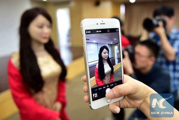 เจียเจีย หุ่นยนต์สาวสวยเสมือนจริง เจียเจีย หุ่นยนต์สาวสวยเสมือนจริง