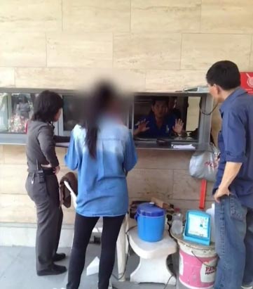 นักเรียนหญิง ม.6 อ้างถูกฉุด เบี้ยวสอบปากคำ บอกยังไม่พร้อม นักเรียนหญิง ม.6 อ้างถูกฉุด เบี้ยวสอบปากคำ บอกยังไม่พร้อม