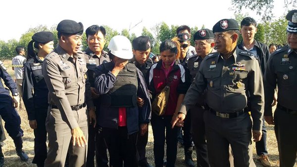 นำตัวแม่ใจโหด แทง-ฝังน้องไอดิน ทำแผน นำตัวแม่ใจโหด แทง-ฝังน้องไอดิน ทำแผน