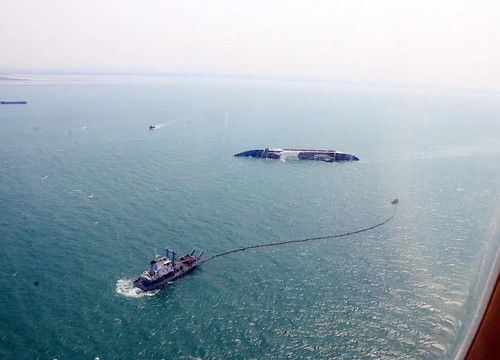 เรือจีนล่ม ที่ท่าเรือแหลมฉบัง เรือจีนล่ม ที่ท่าเรือแหลมฉบัง