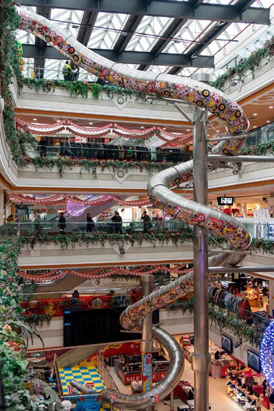 สไลเดอร์ยักษ์ในห้าง สไลเดอร์ยักษ์ในห้าง