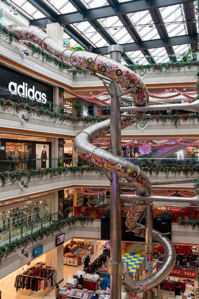 สไลเดอร์ยักษ์ในห้าง สไลเดอร์ยักษ์ในห้าง