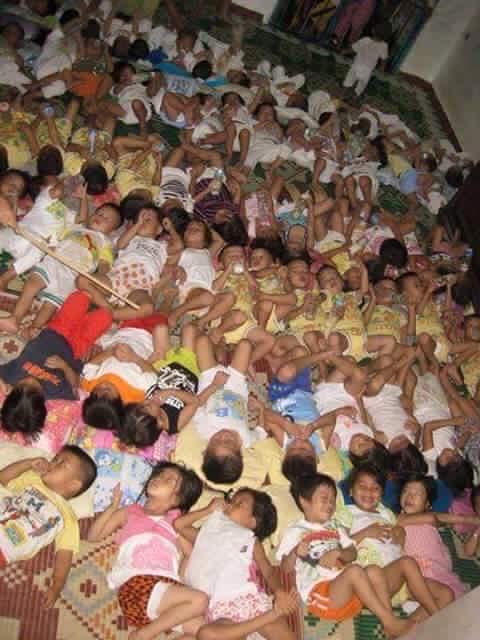 หนุ่มแนะคนเลี้ยงตุ๊กตาลูกเทพ หันมาเลี้ยงเด็กกำพร้าดีกว่า หนุ่มแนะคนเลี้ยงตุ๊กตาลูกเทพ หันมาเลี้ยงเด็กกำพร้าดีกว่า