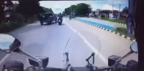 บิ๊กไบค์ชนท้ายกระบะวีโก้ บิ๊กไบค์ชนท้ายกระบะวีโก้