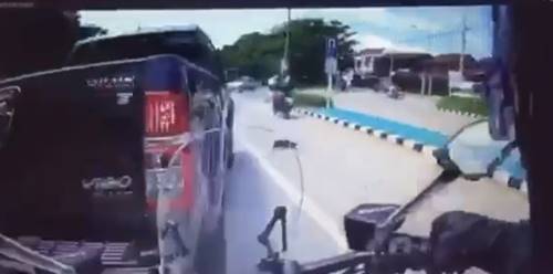 บิ๊กไบค์ชนท้ายกระบะวีโก้ บิ๊กไบค์ชนท้ายกระบะวีโก้