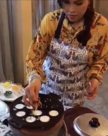 ทูลกระหม่อมหญิงอุบลรัตนฯ โพสต์คลิปทำขนมครก ทูลกระหม่อมหญิงอุบลรัตนฯ โพสต์คลิปทำขนมครก