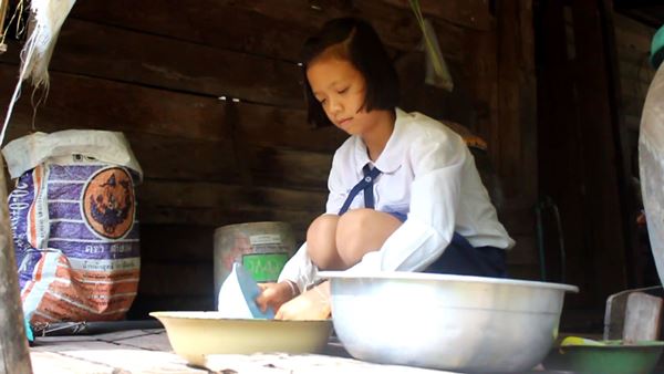 น้องนุ่น เด็กหญิงยอดกตัญญู น้องนุ่น เด็กหญิงยอดกตัญญู