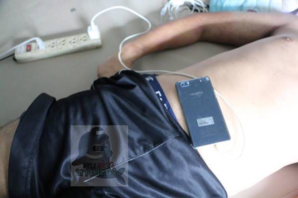 หนุ่มวัย 23 ดับคาห้องพัก พบชาร์จแบตมือถือวางไว้บนตัวทั้งคืน หนุ่มวัย 23 ดับคาห้องพัก พบชาร์จแบตมือถือวางไว้บนตัวทั้งคืน