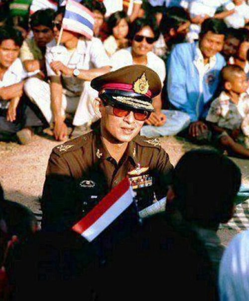 ในหลวง รัชกาลที่ 9 ในหลวง รัชกาลที่ 9