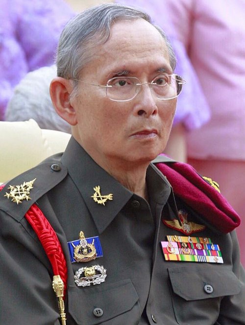 ในหลวง รัชกาลที่ 9 ในหลวง รัชกาลที่ 9