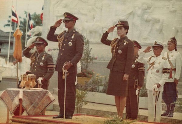 ในหลวง รัชกาลที่ 9 ในหลวง รัชกาลที่ 9