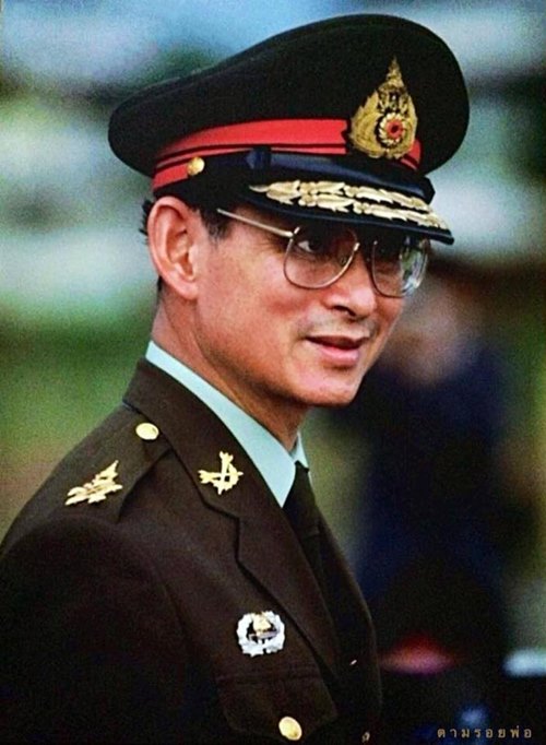 ในหลวง รัชกาลที่ 9 ในหลวง รัชกาลที่ 9