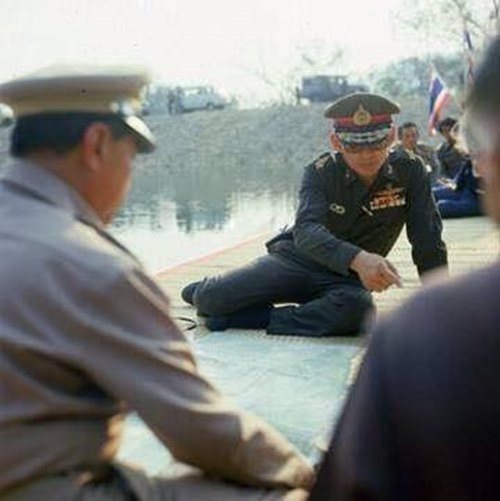 ในหลวง รัชกาลที่ 9 ในหลวง รัชกาลที่ 9