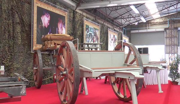 พิธีบวงสรวงสร้างราชรถปืนใหญ่ ใช้ในพระราชพิธีถวายพระเพลิงพระบรมศพ ร.9 พิธีบวงสรวงสร้างราชรถปืนใหญ่ ใช้ในพระราชพิธีถวายพระเพลิงพระบรมศพ ร.9