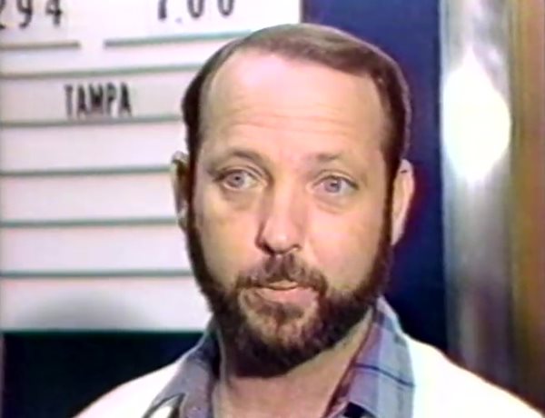 พ่อลั่นไกสังหารคนร้ายข่มขืนลูกชาย พ่อลั่นไกสังหารคนร้ายข่มขืนลูกชาย