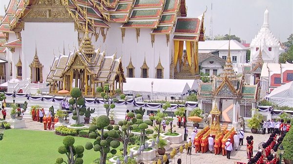 ร.10 เสด็จฯ ร่วมริ้วขบวนที่ 4 อัญเชิญพระโกศพระบรมอัฐิ เข้าสู่พระบรมมหาราชวัง ร.10 เสด็จฯ ร่วมริ้วขบวนที่ 4 อัญเชิญพระโกศพระบรมอัฐิ เข้าสู่พระบรมมหาราชวัง