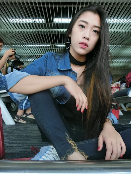 ช่างซ่อมมอเตอร์ไซค์สวย ช่างซ่อมมอเตอร์ไซค์สวย