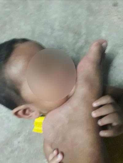 จอนนี่ มือปราบ เดือด แม่เลี้ยงใช้เท้าเหยียบหน้าเด็ก 1 ขวบ ลั่นจะล่าตัวมาลงโทษให้ได้ จอนนี่ มือปราบ เดือด แม่เลี้ยงใช้เท้าเหยียบหน้าเด็ก 1 ขวบ ลั่นจะล่าตัวมาลงโทษให้ได้