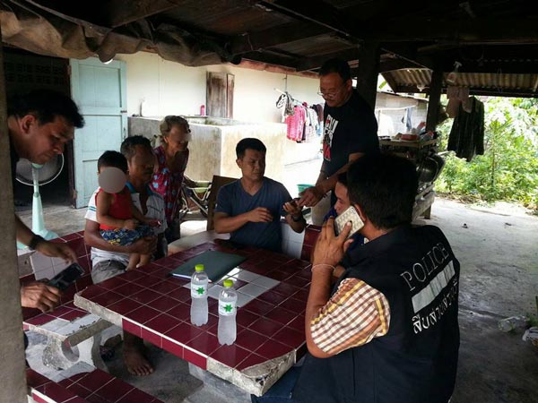 จอนนี่ มือปราบ เดือด แม่เลี้ยงใช้เท้าเหยียบหน้าเด็ก 1 ขวบ ลั่นจะล่าตัวมาลงโทษให้ได้ จอนนี่ มือปราบ เดือด แม่เลี้ยงใช้เท้าเหยียบหน้าเด็ก 1 ขวบ ลั่นจะล่าตัวมาลงโทษให้ได้