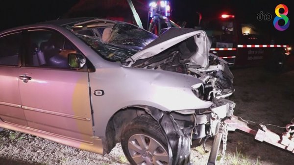 รถชนต้นไม้ รถชนต้นไม้