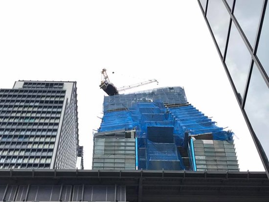 จ่อสอบศัลยแพทย์หนุ่มหล่อ มือโพสต์ภาพตึกเอียง จ่อสอบศัลยแพทย์หนุ่มหล่อ มือโพสต์ภาพตึกเอียง