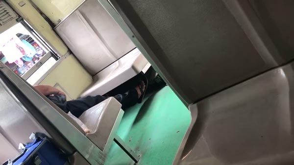 ช่วยตัวเองบนรถไฟ ช่วยตัวเองบนรถไฟ