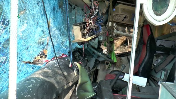 รถทัวร์เบรกแตก รถทัวร์เบรกแตก