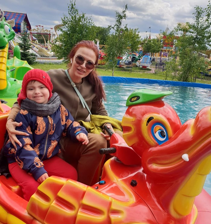 ดาราตบคนดูกลางห้องส่ง ดาราตบคนดูกลางห้องส่ง