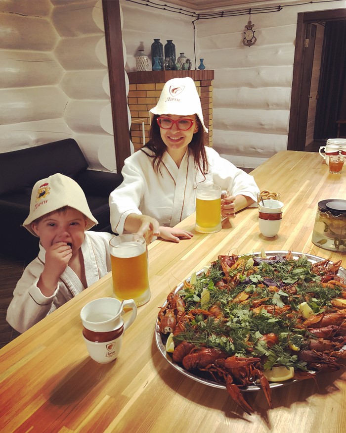 ดาราตบคนดูกลางห้องส่ง ดาราตบคนดูกลางห้องส่ง