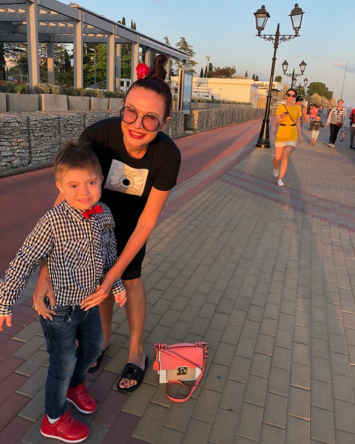 ดาราตบคนดูกลางห้องส่ง ดาราตบคนดูกลางห้องส่ง