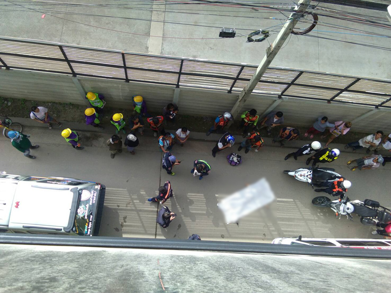 ฟอร์จูนเนอร์ชนท้ายเก๋งจอดเสีย ฟอร์จูนเนอร์ชนท้ายเก๋งจอดเสีย