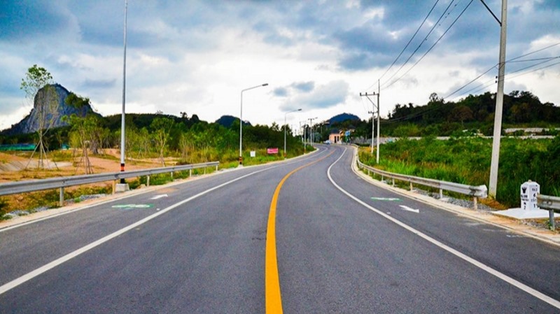 ถนนเชื่อมชลบุรี พัทยา ถนนเชื่อมชลบุรี พัทยา