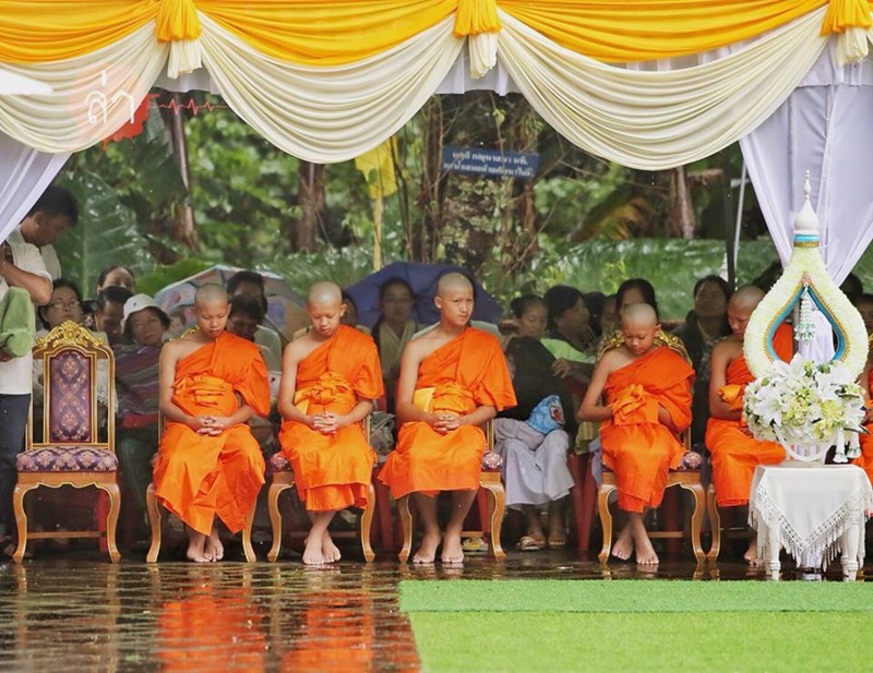 โค้ชเอกและทีมหมูป่า บวช โค้ชเอกและทีมหมูป่า บวช