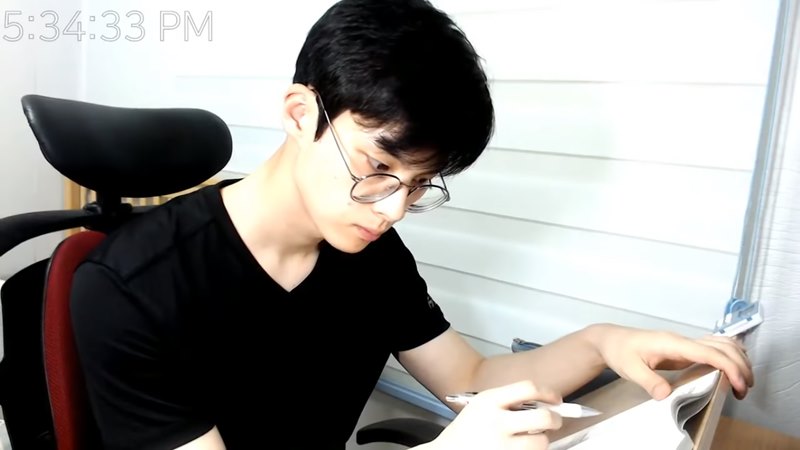 หนุ่มเกาหลีไลฟ์สดอ่านหนังสือ หนุ่มเกาหลีไลฟ์สดอ่านหนังสือ