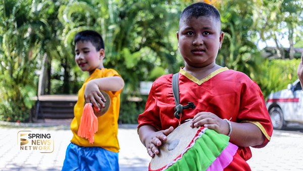 ทายาทแฝดสยาม อิน จัน ทายาทแฝดสยาม อิน จัน