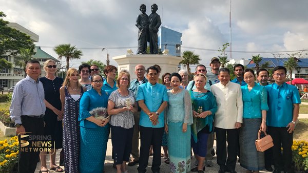 ทายาทแฝดสยาม อิน จัน ทายาทแฝดสยาม อิน จัน