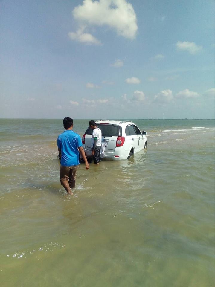 รถ SUV ติดทราย รถ SUV ติดทราย