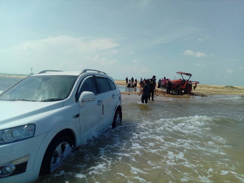 รถ SUV ติดทราย รถ SUV ติดทราย