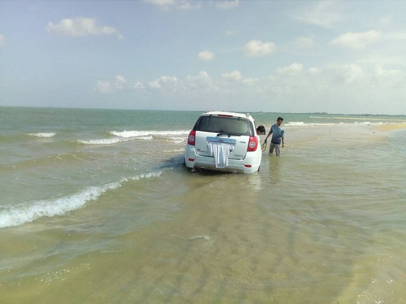 รถ SUV ติดทราย รถ SUV ติดทราย