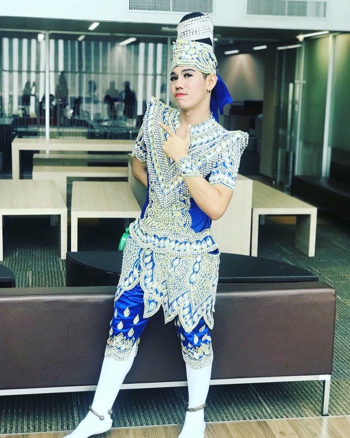 เมื่อธนาคารบอกว่าให้พนักงานใส่อะไรมาก็ได้ เมื่อธนาคารบอกว่าให้พนักงานใส่อะไรมาก็ได้