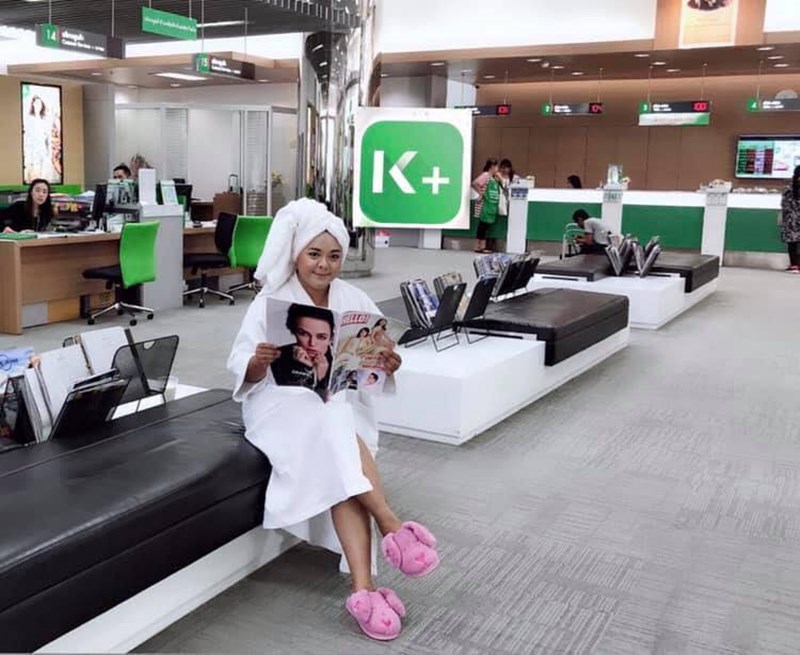 เมื่อธนาคารบอกว่าให้พนักงานใส่อะไรมาก็ได้ เมื่อธนาคารบอกว่าให้พนักงานใส่อะไรมาก็ได้