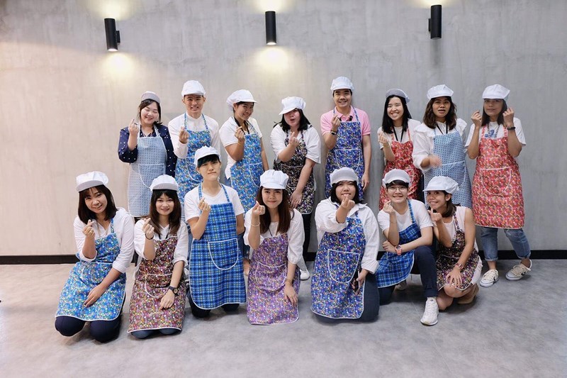 เมื่อธนาคารบอกว่าให้พนักงานใส่อะไรมาก็ได้ เมื่อธนาคารบอกว่าให้พนักงานใส่อะไรมาก็ได้