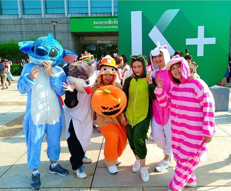 เมื่อธนาคารบอกว่าให้พนักงานใส่อะไรมาก็ได้ เมื่อธนาคารบอกว่าให้พนักงานใส่อะไรมาก็ได้