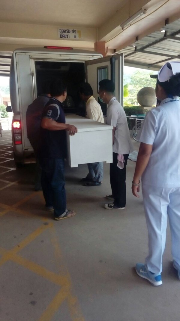 ชาวบ้านรุมรุมประชาทัณฑ์หนุ่มเมายาตีตำรวจ ชาวบ้านรุมรุมประชาทัณฑ์หนุ่มเมายาตีตำรวจ