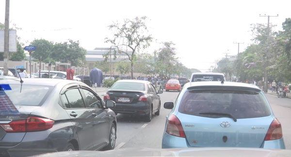 ป้าทุบรถ ป้าทุบรถ