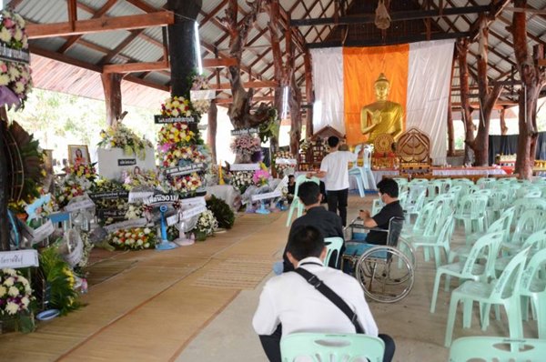 รถทัวร์เบรกแตก รถทัวร์เบรกแตก