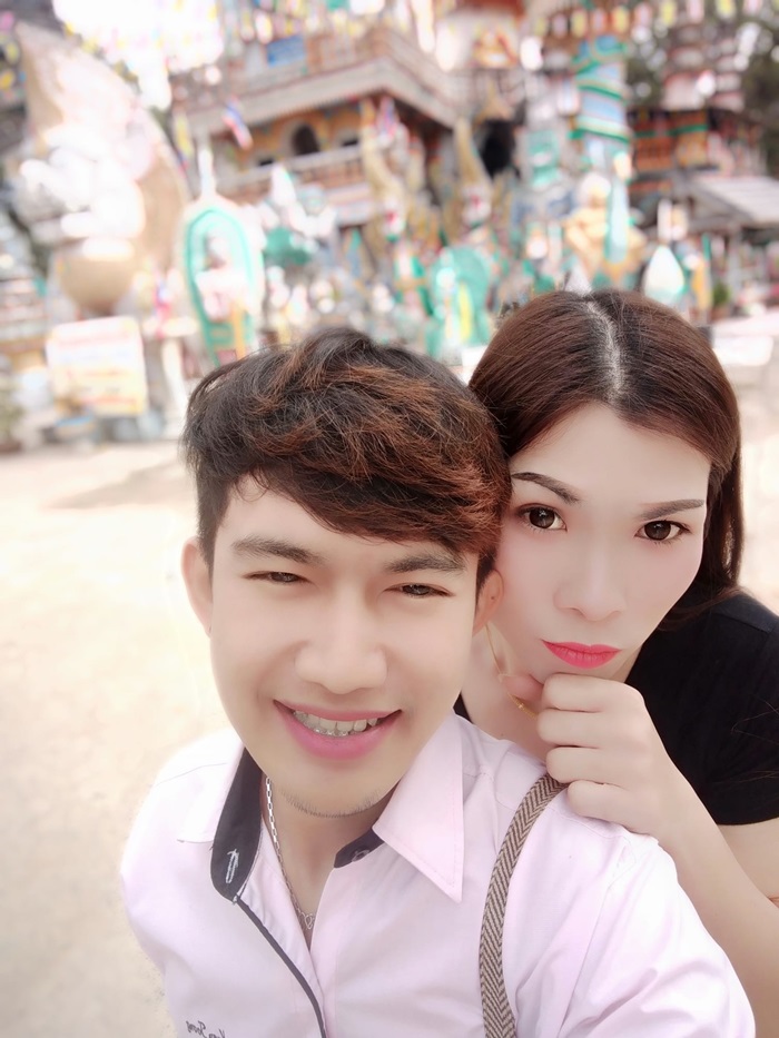 เอ็กซ์ Let Me In เอ็กซ์ Let Me In